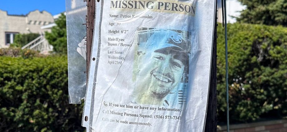 new-york-voters-face-wild-choice:-a-democrat-seemingly-lost-at-sea-or-a-republican