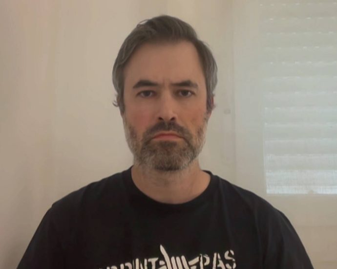 anti-fascism-scholar-flees-us.-fearing-for-his-family’s-safety-amid-the-traitor’s-“antifa”-fearmongering