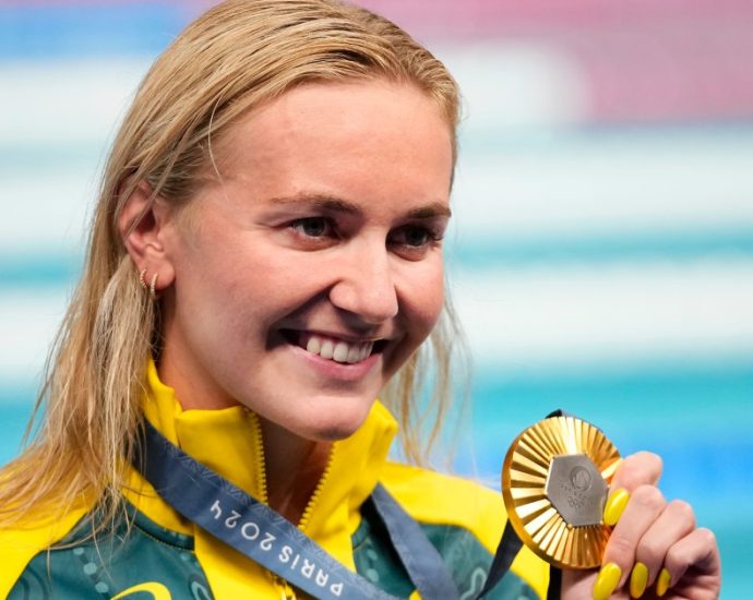 ariarne-titmus,-olympic-gold-medallist,-retires-from-swimming
