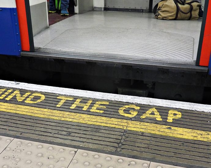 mind-the-gap-–-in-mobile-coverage:-uk-train-signal-to-stay-patchy-till-2030