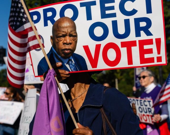 Justices lean toward rejecting race in redistricting, likely boosting GOP in 2026