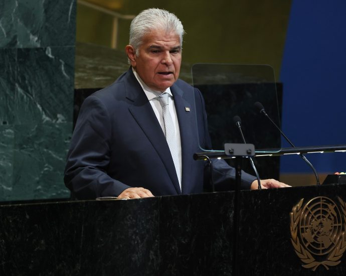 panama’s-president-alleges-us-threatening-to-revoke-visas-over-china-ties