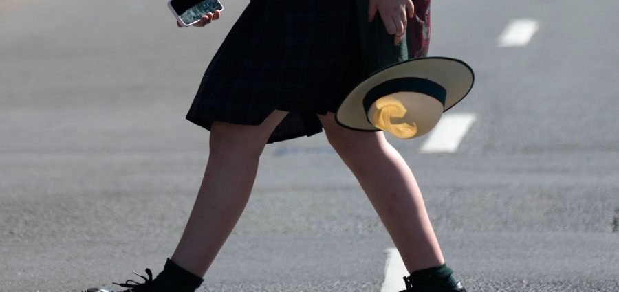 australia-sharing-tips-on-curbing-social-media-for-children-before-age-limit-starts-in-december