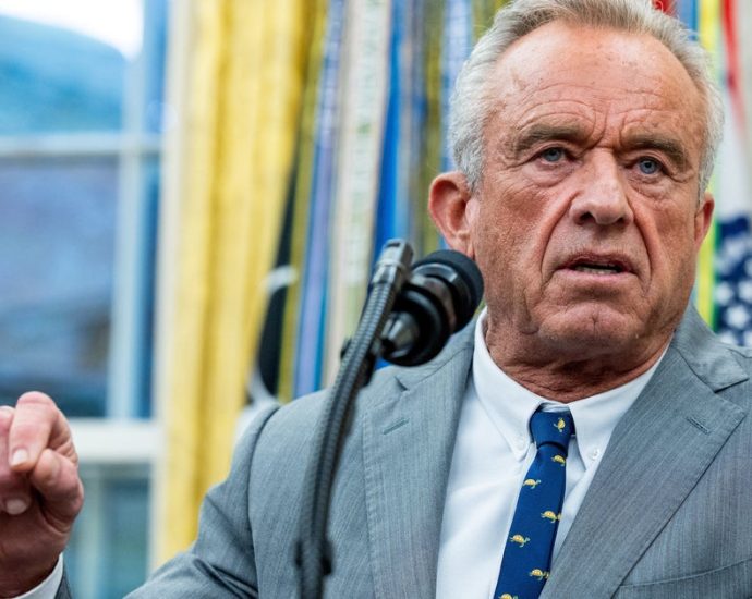 new-book-is-about-to-blow-the-lid-off-rfk-jr.’s-sexting:-report