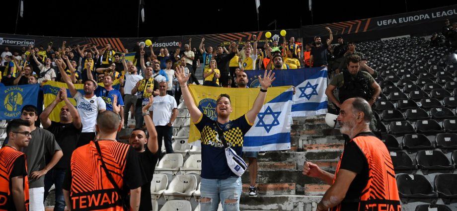 uk-police-under-pressure-to-end-ban-on-maccabi-tel-aviv-football-fans