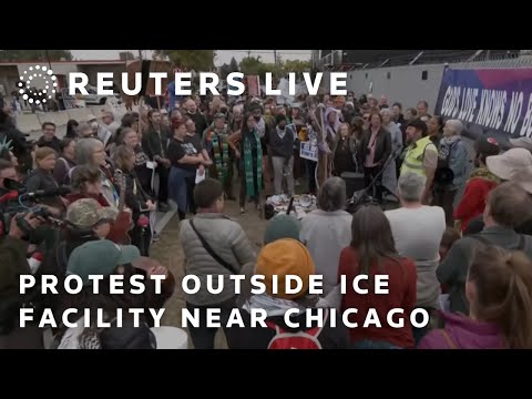 live:-protesters-gather-outside-ice-facility-near-chicago
