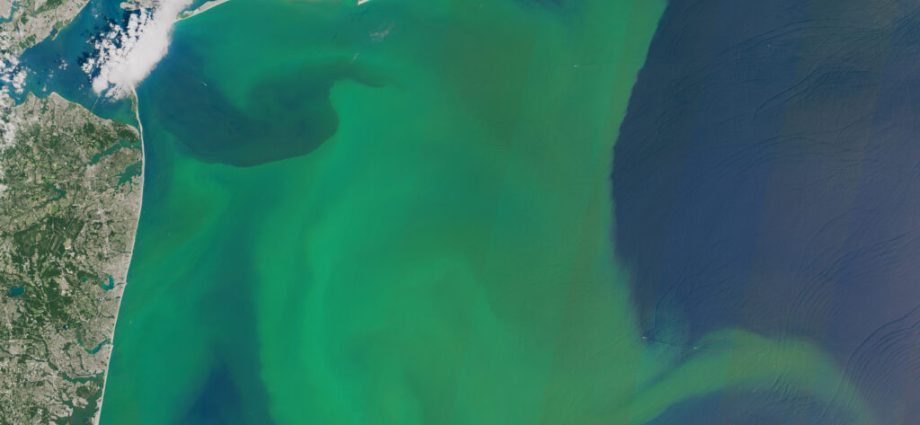 earth’s-oceans-lose-some-of-their-luster