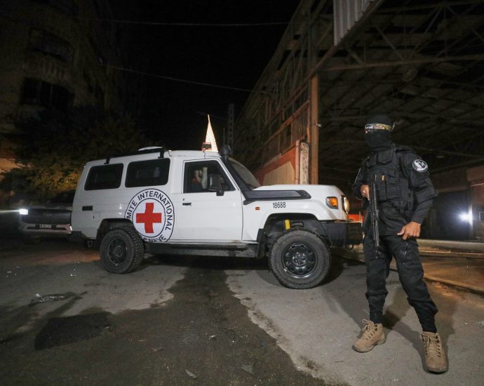 hamas-hands-over-remains-of-one-more-israeli-captive,-vows-to-return-rest