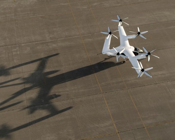 ‘new-frontier’:-texas-leaders-start-discussions-on-air-taxi-technology
