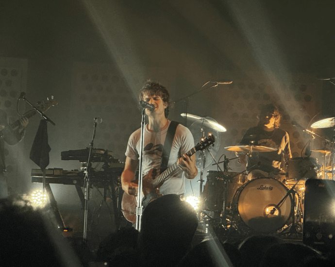 djo-brings-synthy-soul-and-feel-good-energy-to-arizona-financial-theatre-(review)