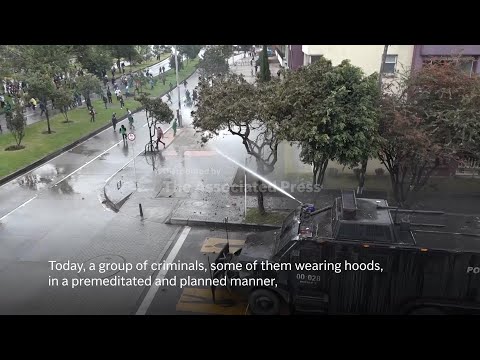 four-police-officers-injured-during-demonstration-near-the-us-embassy-in-bogota