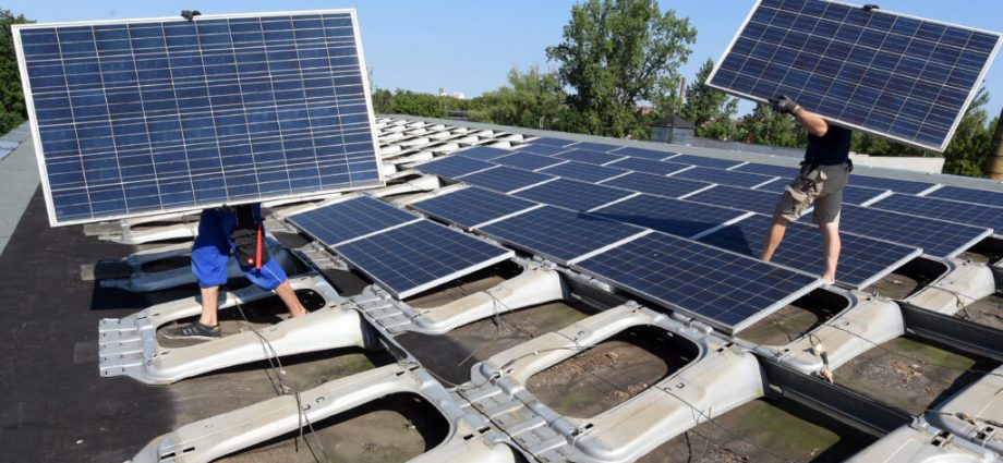 as-epa-stalls,-states-are-left-to-handle-solar-panel-waste