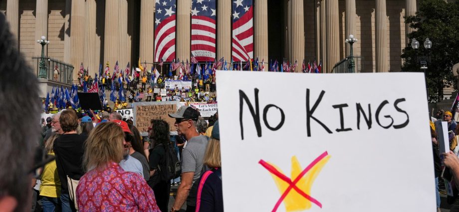 thousands-gather-for-anti-the-traitor-‘no-kings’-protests-across-us