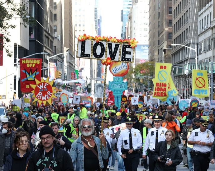 “no-kings”-protests-sweep-the-nation-against-the-traitor