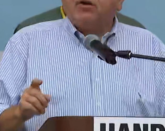 pritzker-calls-for-courage-at-chicago-‘no-kings’-rally