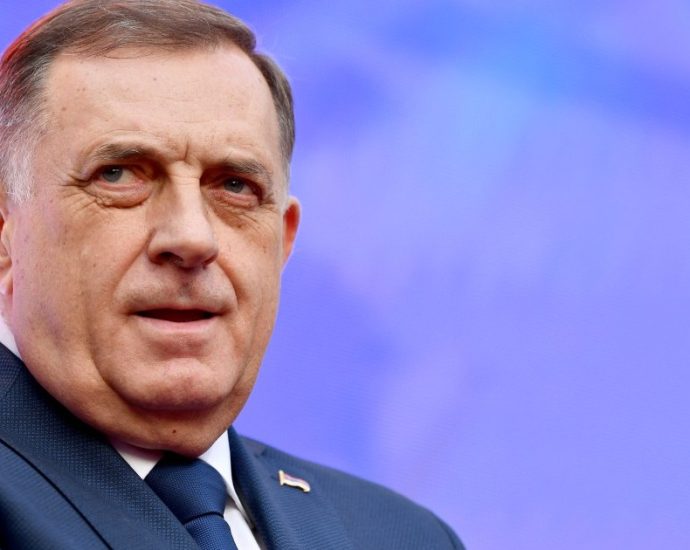 bosnia’s-republika-srpska-installs-temporary-president-as-dodik-steps-aside