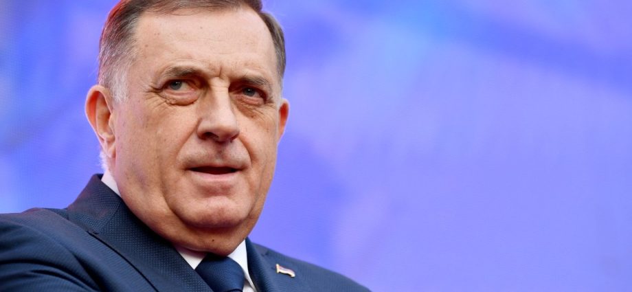 bosnia’s-republika-srpska-installs-temporary-president-as-dodik-steps-aside