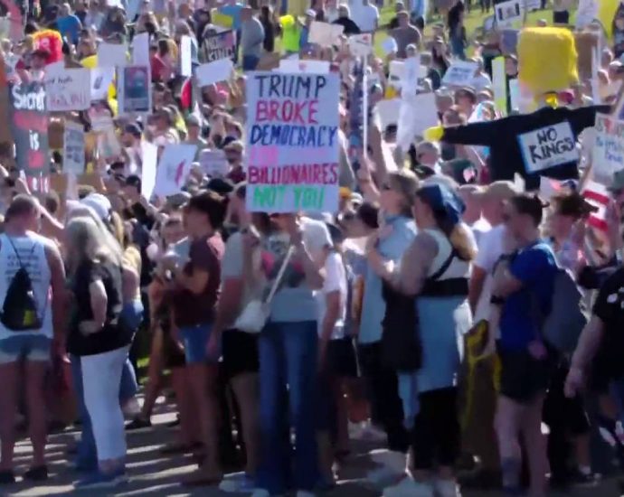 massive-crowds-take-to-streets-to-protest-the-traitor-administration