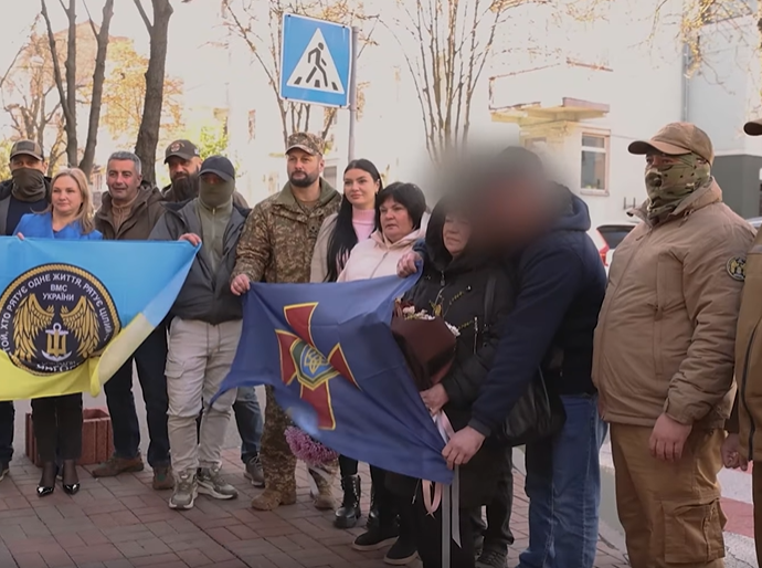 “angels”-risked-everything-to-bring-them-home-—-ukrainian-soldiers-escape-from-russian-forced-labor-in-occupied-luhansk