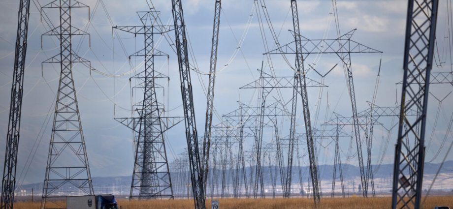 rising-electric-rates-tied-to-distribution-spending,-disasters-and-some-clean-energy-programs,-study-says