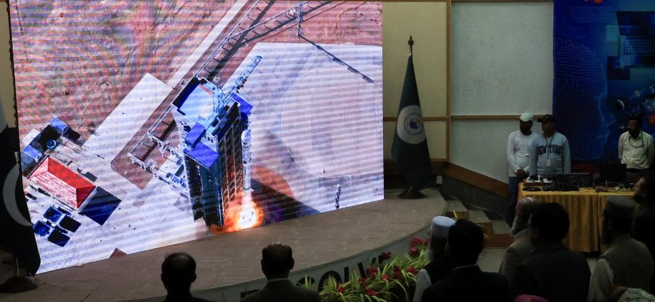 pakistan-launches-its-first-hyperspectral-satellite