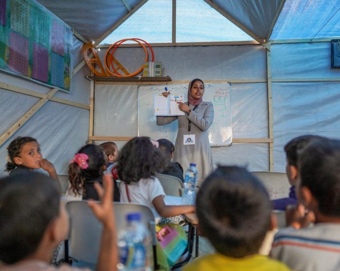 gaza’s-traumatised-children-urgently-need-the-hope-education-offers