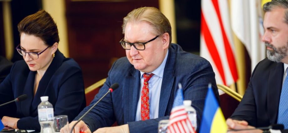 ukraine-expects-eu-accession-talks-breakthrough-in-december-as-hungary-faces-growing-pressure