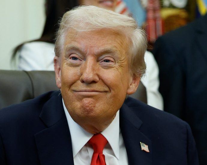 the-traitor-literally-takes-a-s**t-on-‘no-kings’-protesters-in-wild-ai-video