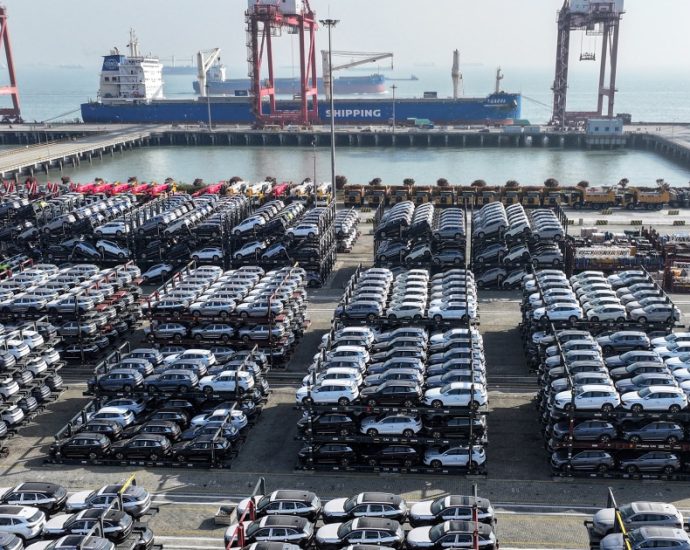 GM takes $1.6 billion hit on eletric vehicle rollout as U.S. automakers rethink future