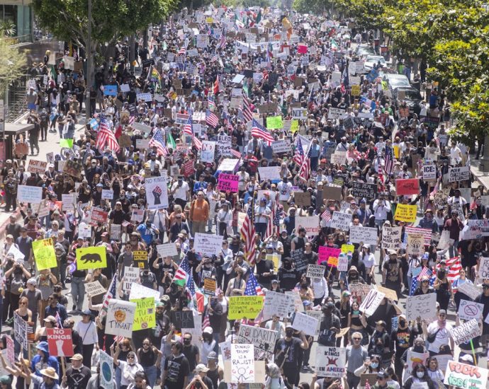 no-kings:-how-mass-protests-weaken-unhinged-autocrats-like-the-traitor