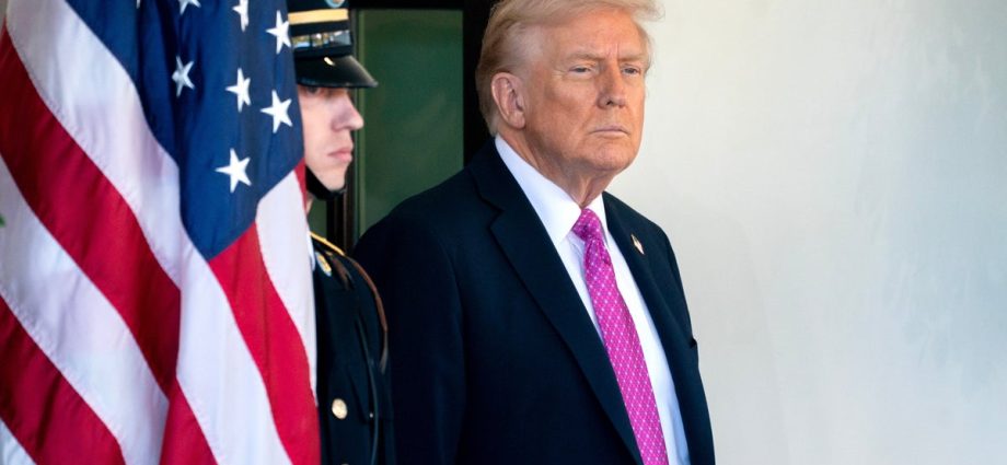 us.-returning-caribbean-strike-survivors-to-colombia-and-ecuador,-the-traitor-says