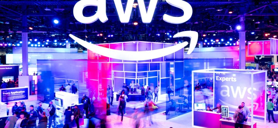 live:-snapchat,-other-apps,-sites-down-as-outage-hits-amazon-web-services