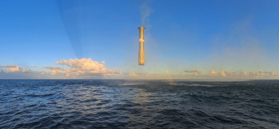 SpaceX Super Heavy Booster Hovering