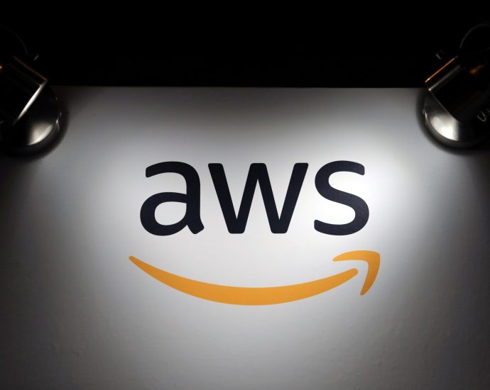 amazon-web-services-issue-spurs-outage-of-global-websites-and-apps