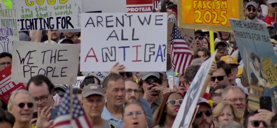 no-to-authoritarianism:-7-million-rally-across-us.-in-historic-no-kings-day-protests