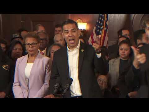 watch-live:-mayor-karen-bass-talks-ice-operations-in-la