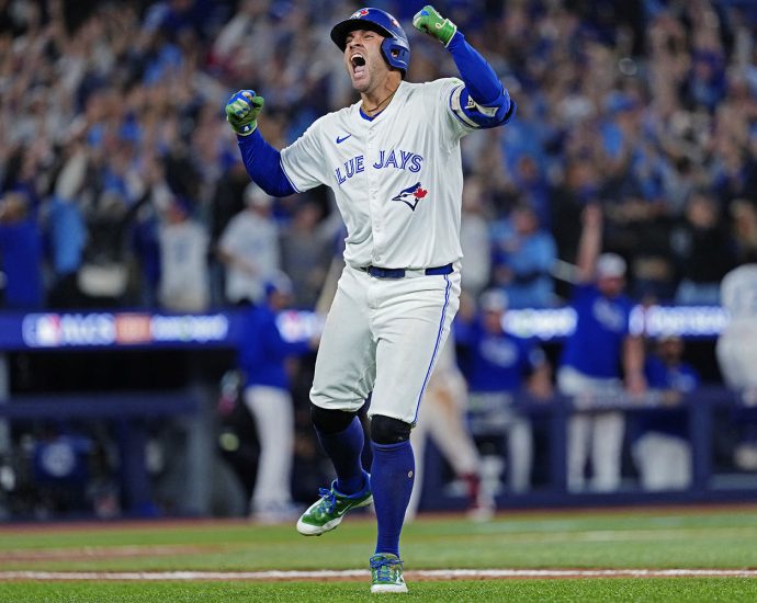toronto-blue-jays-advance-to-world-series,-will-face-los-angeles-dodgers
