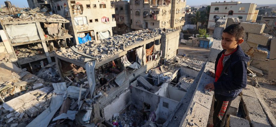 live:-more-palestinians-killed-in-gaza;-us-officials-visit-israel-for-talks