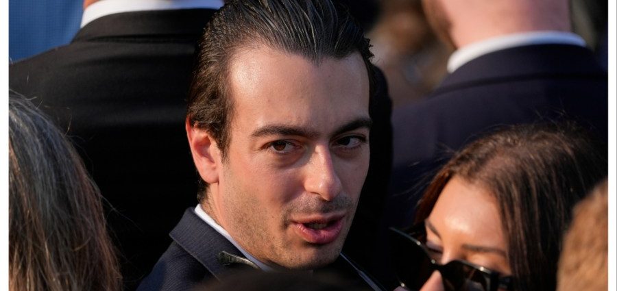 Dems demand The Traitor pull watchdog office nominee after reported ‘racist’ texts