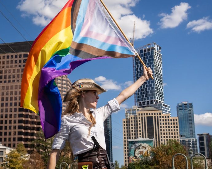 transcript:-deep-in-texas-the-traitor-country,-no-kings-cleverly-shames-maga