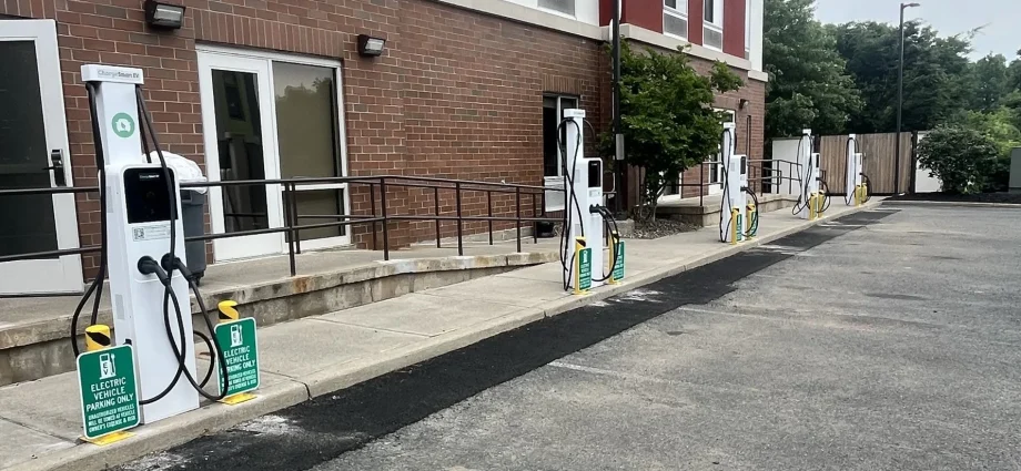 chargesmart-ev-names-nayax-as-its-preferred-cashless-payments-provider