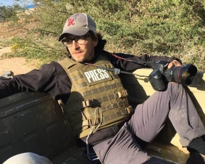 “armed-only-with-a-camera”:-hbo-film-on-life-&-death-of-brent-renaud,-journalist-killed-in-ukraine