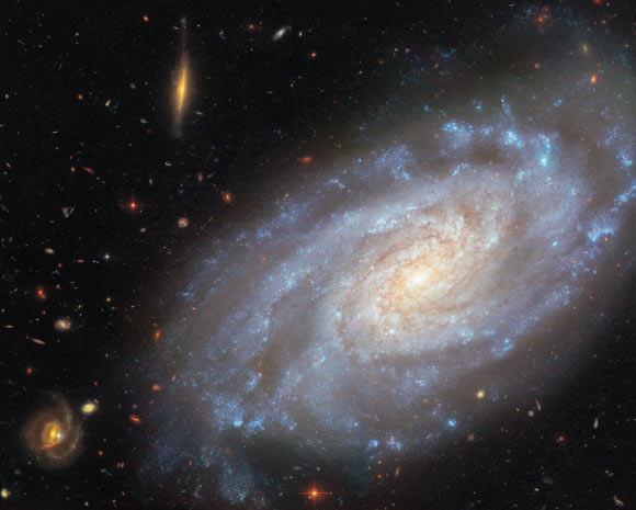 Hubble Space Telescope Observes NGC 3370