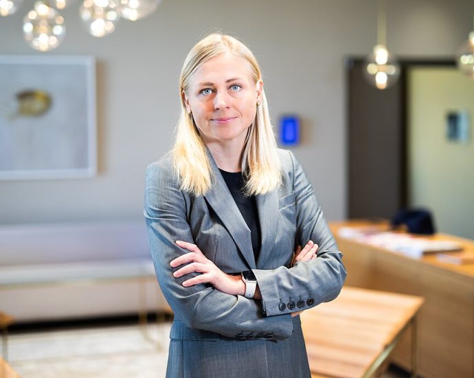 finland’s-foreign-minister-to-the-west:-ukraine-doesn’t-need-help-to-surrender-—-it-needs-strength-to-win