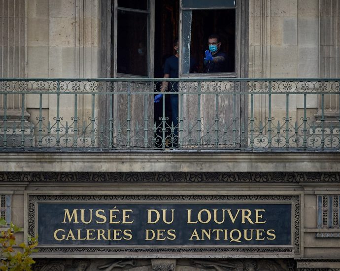 where-might-the-stolen-louvre-jewels-end-up;-will-the-robbers-be-caught?
