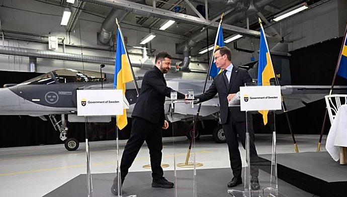 ukraine-and-sweden-sign-a-long-term-deal-for-up-to-150-gripen-fighter-jets-for-kyiv