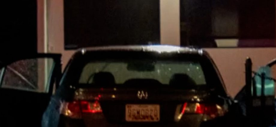 driver-arrested-after-car-hits-secret-service-property