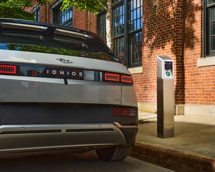 it’s-electric-to-install-building-powered-public-curbside-ev-chargers-in-alameda