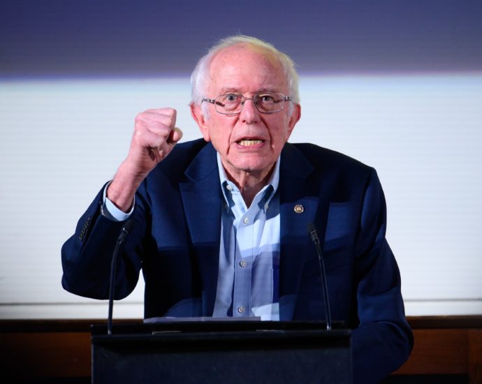 “allowed-the-traitor-to-win”:-sanders-points-out-harris-campaign-flaws-on-conservative-podcast