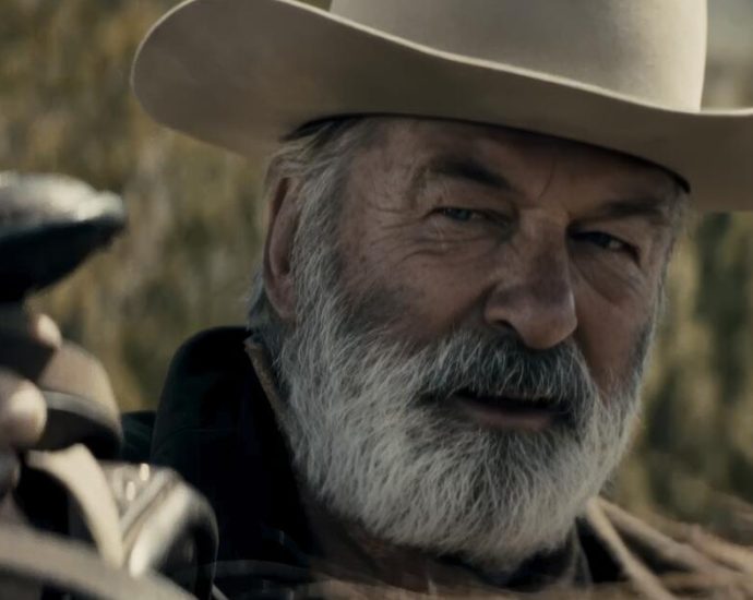 alec-baldwin-lawsuit-claiming-wrongful-prosecution-heads-to-federal-court